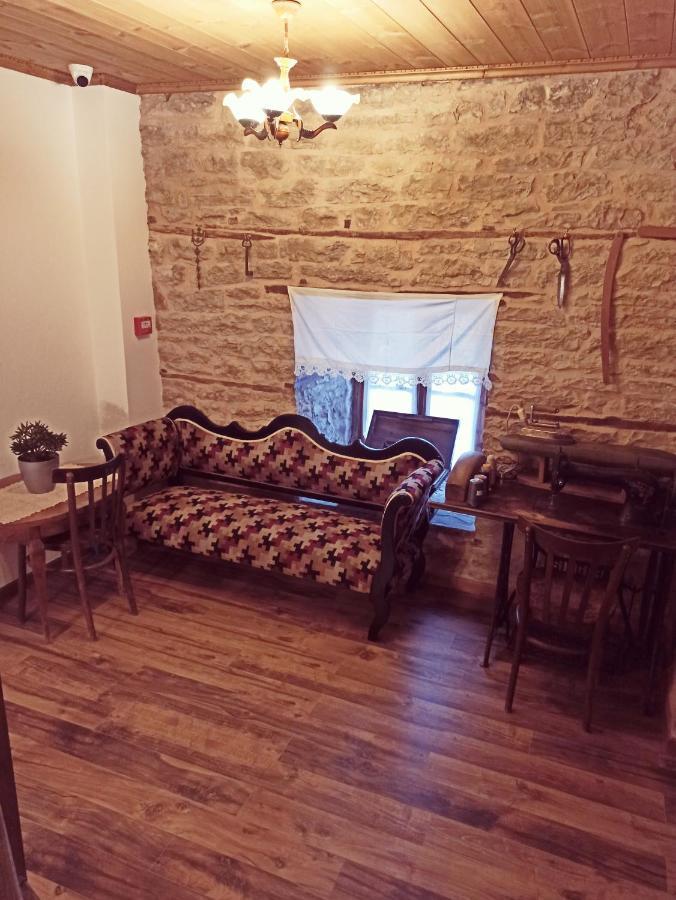 Boutique Hotel Praga Gjirokaster Ngoại thất bức ảnh