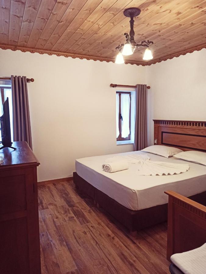 Boutique Hotel Praga Gjirokaster Ngoại thất bức ảnh
