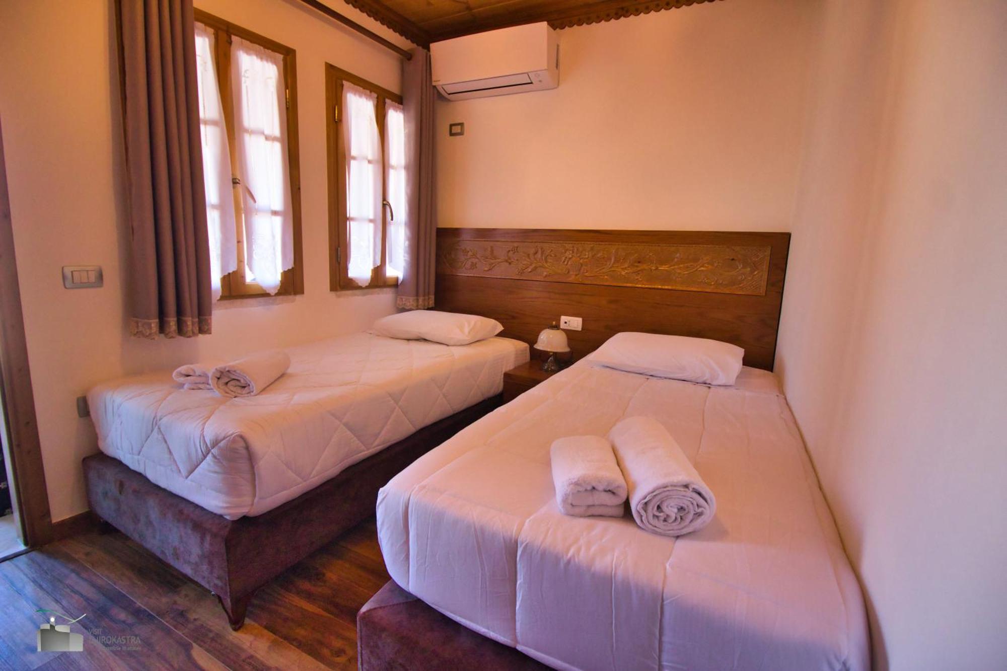 Boutique Hotel Praga Gjirokaster Phòng bức ảnh