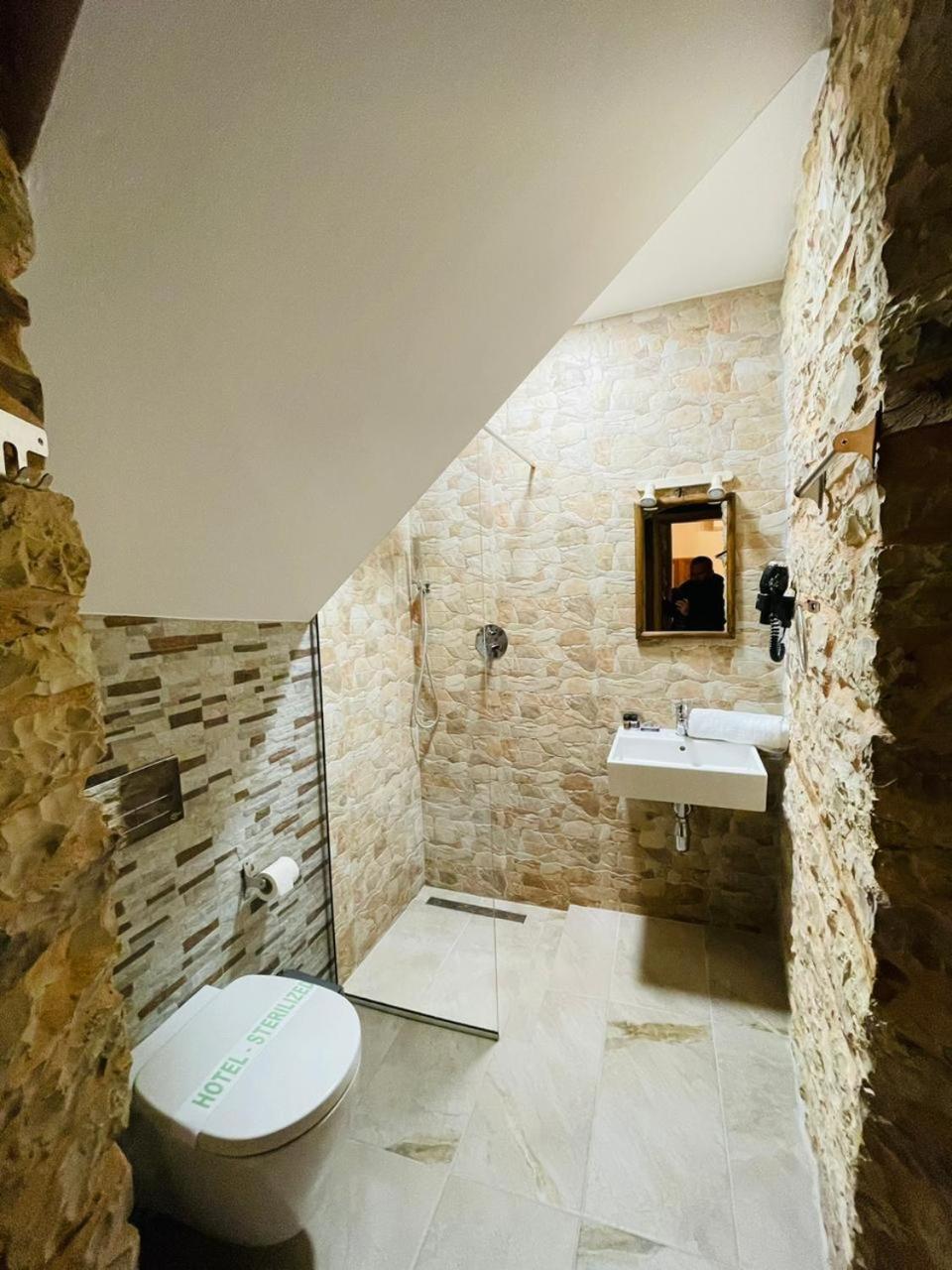 Boutique Hotel Praga Gjirokaster Phòng bức ảnh