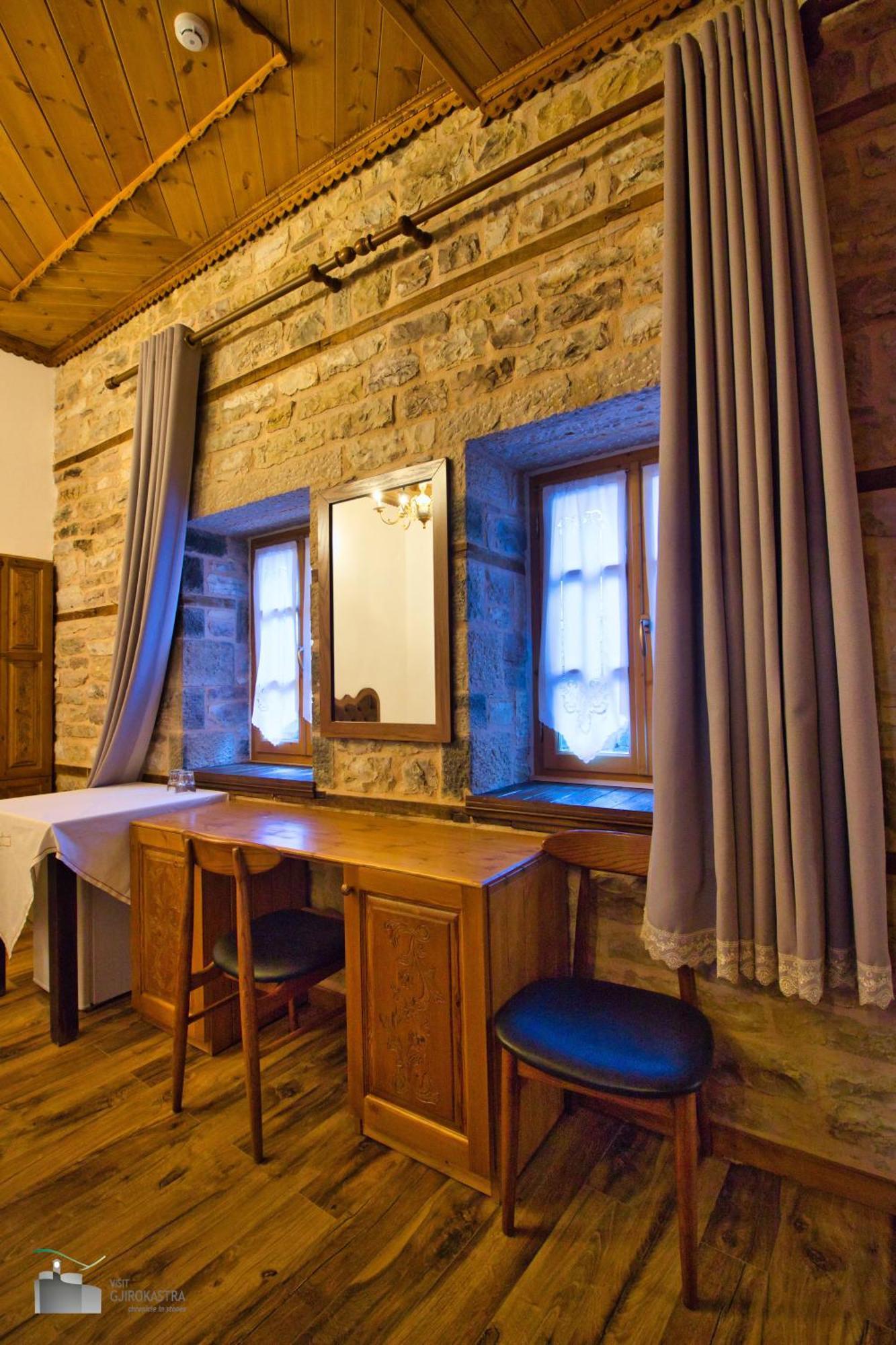 Boutique Hotel Praga Gjirokaster Phòng bức ảnh